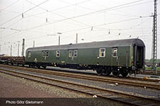 021-HN4417 - N - DBP, 2-tlg. Set 4-achs. Postwagen Post-mrz, in grüner Lackierung, Ep. IV